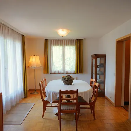 Miravalle 3 アパート